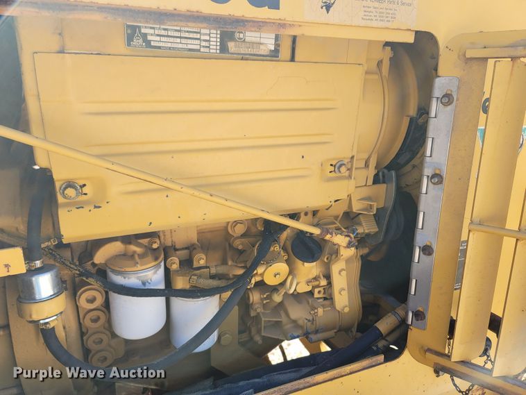 image for item LN9689 1997 Vermeer V4150A  trencher