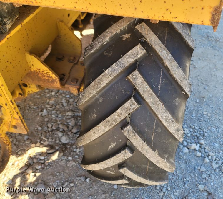 image for item LN9689 1997 Vermeer V4150A  trencher