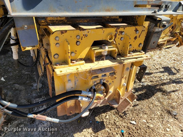 image for item LN9692 2003 Gomaco GT3600  curb machine