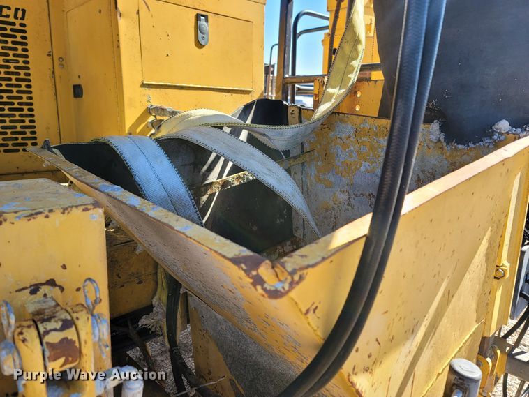 image for item LN9692 2003 Gomaco GT3600  curb machine