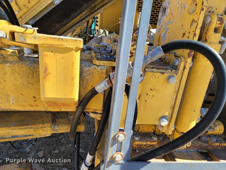 image for item LN9692 2003 Gomaco GT3600  curb machine