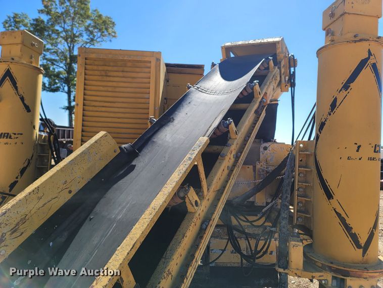 image for item LN9692 2003 Gomaco GT3600  curb machine