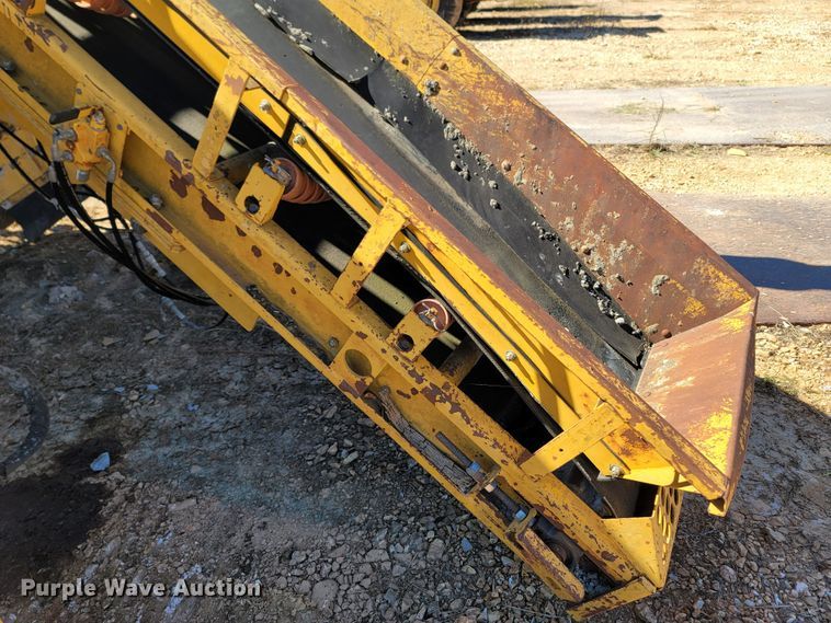 image for item LN9692 2003 Gomaco GT3600  curb machine