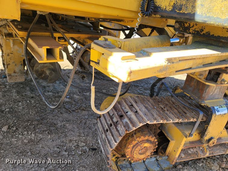 image for item LN9692 2003 Gomaco GT3600  curb machine