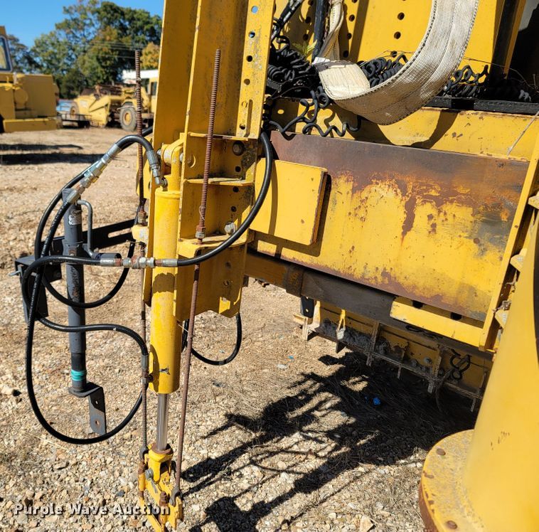 image for item LN9692 2003 Gomaco GT3600  curb machine