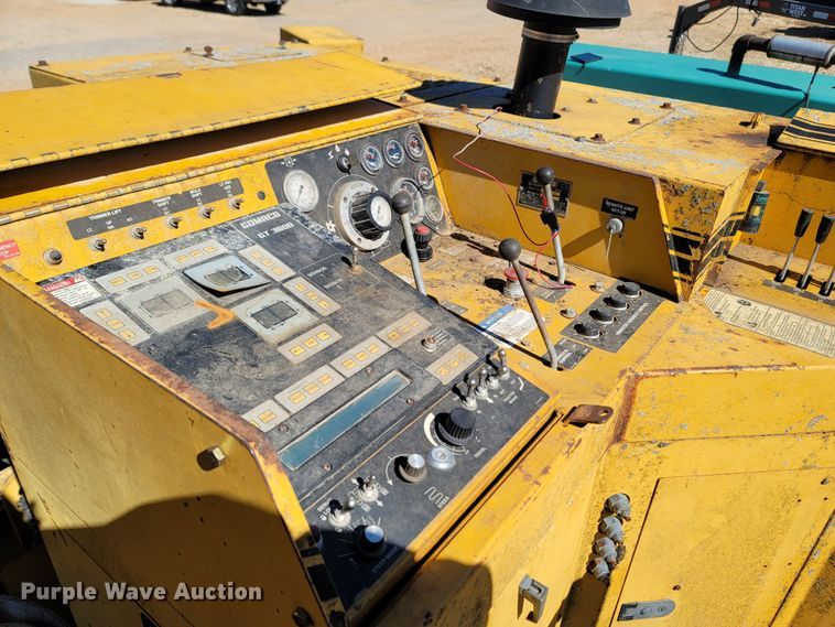 image for item LN9692 2003 Gomaco GT3600  curb machine