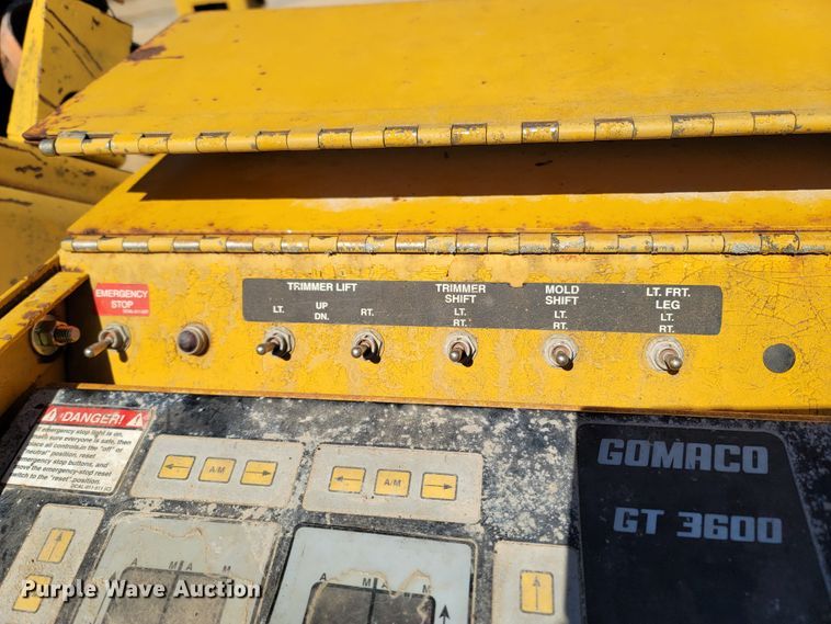 image for item LN9692 2003 Gomaco GT3600  curb machine