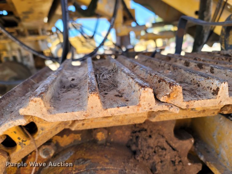 image for item LN9692 2003 Gomaco GT3600  curb machine