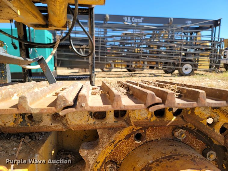 image for item LN9692 2003 Gomaco GT3600  curb machine