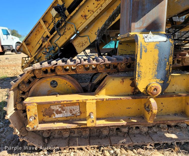 image for item LN9692 2003 Gomaco GT3600  curb machine