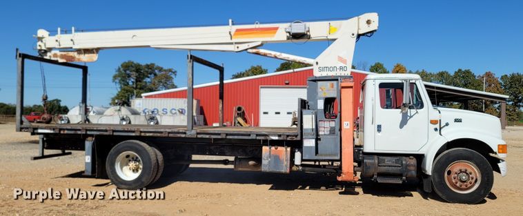 image for item LN9693 1994 International 4700  crane truck