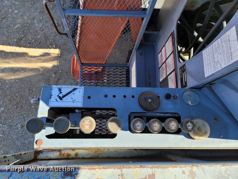 image for item LN9693 1994 International 4700  crane truck