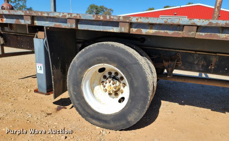 image for item LN9693 1994 International 4700  crane truck