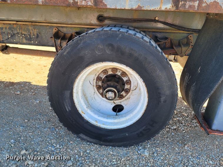 image for item LN9693 1994 International 4700  crane truck