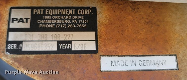 image for item LN9693 1994 International 4700  crane truck