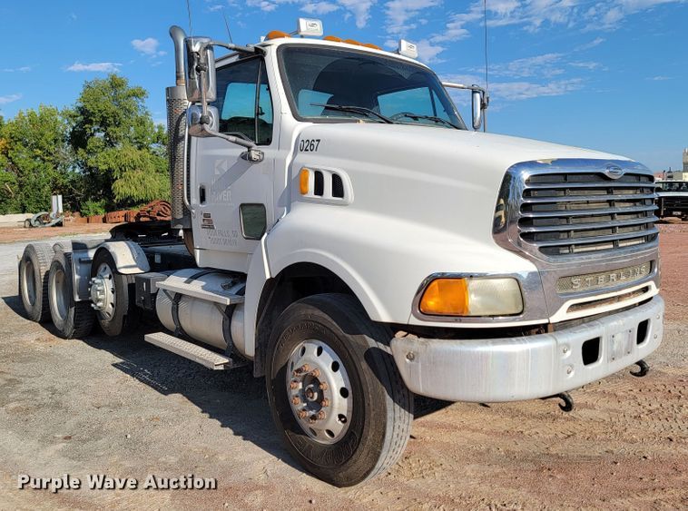 image for item LO9054 2007 Sterling LT9500  semi truck