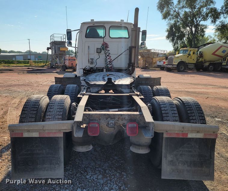 image for item LO9054 2007 Sterling LT9500  semi truck