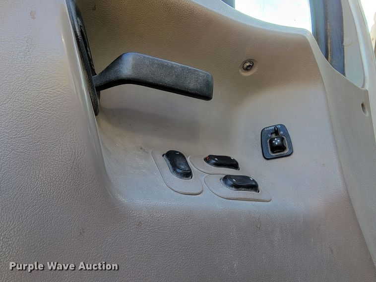 image for item LO9054 2007 Sterling LT9500  semi truck