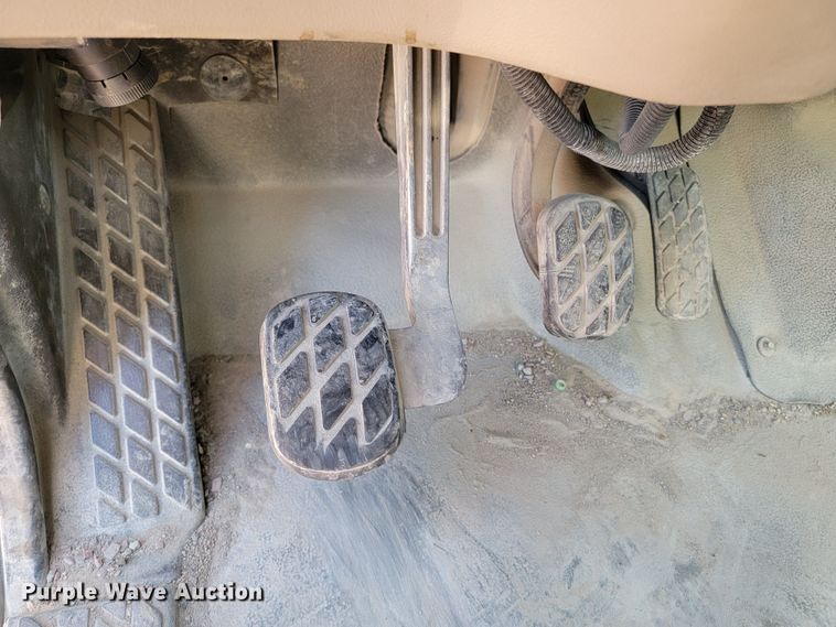 image for item LO9054 2007 Sterling LT9500  semi truck