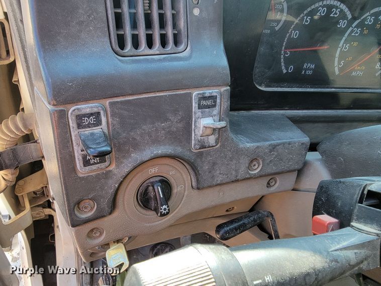 image for item LO9054 2007 Sterling LT9500  semi truck