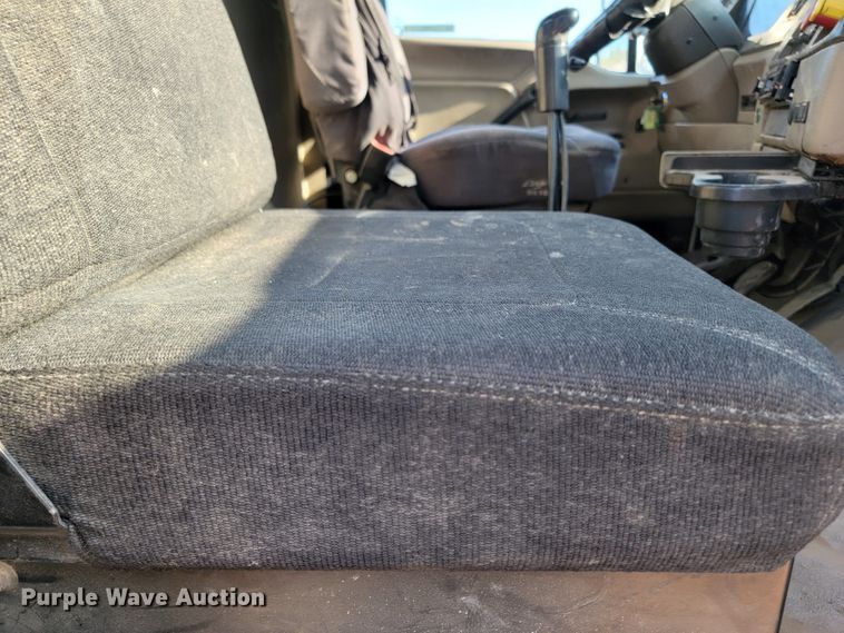 image for item LO9054 2007 Sterling LT9500  semi truck