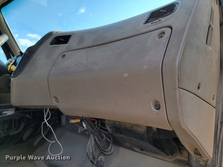 image for item LO9054 2007 Sterling LT9500  semi truck