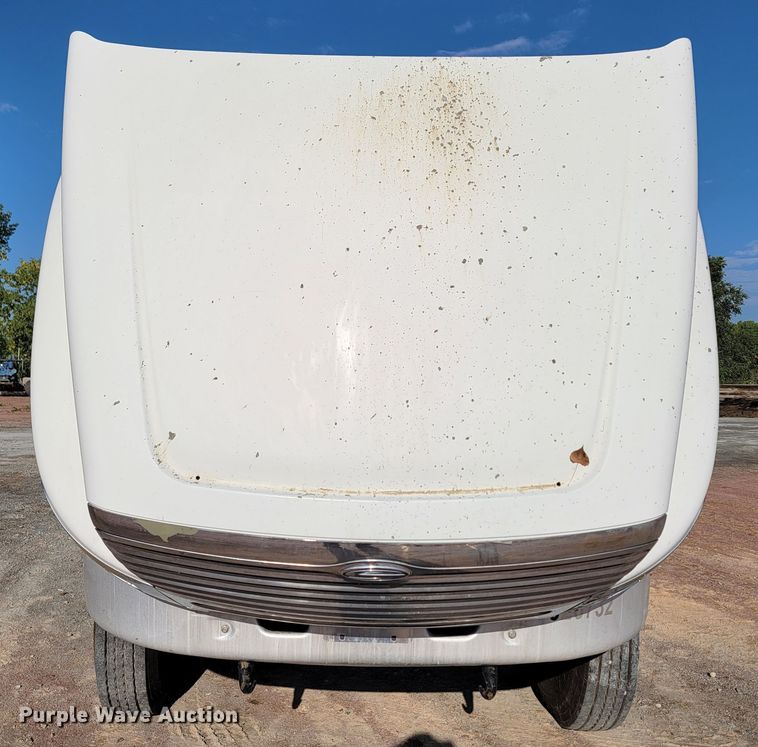 image for item LO9054 2007 Sterling LT9500  semi truck