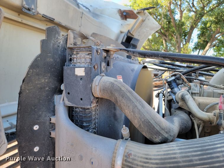 image for item LO9054 2007 Sterling LT9500  semi truck