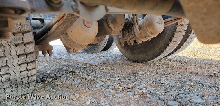 image for item LO9054 2007 Sterling LT9500  semi truck