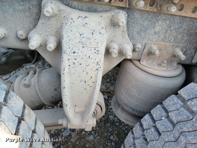 image for item LO9054 2007 Sterling LT9500  semi truck