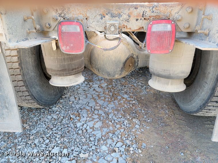 image for item LO9054 2007 Sterling LT9500  semi truck