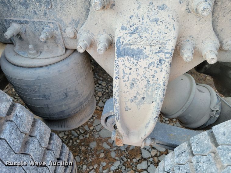 image for item LO9054 2007 Sterling LT9500  semi truck