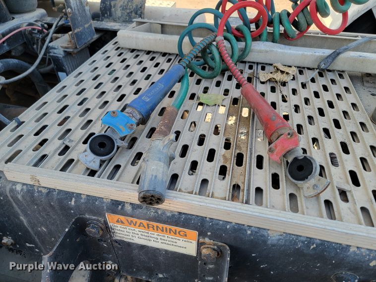 image for item LO9054 2007 Sterling LT9500  semi truck