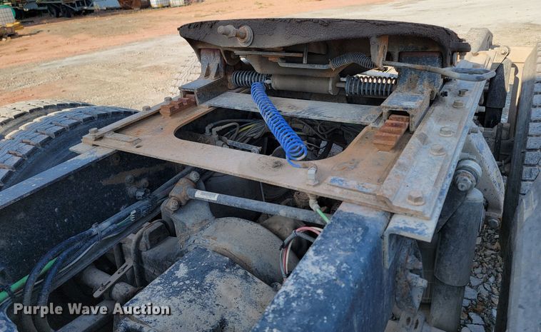 image for item LO9054 2007 Sterling LT9500  semi truck