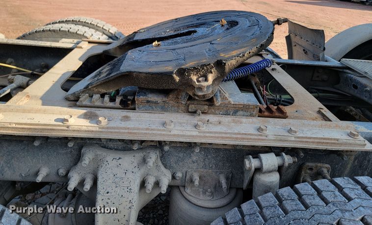 image for item LO9054 2007 Sterling LT9500  semi truck