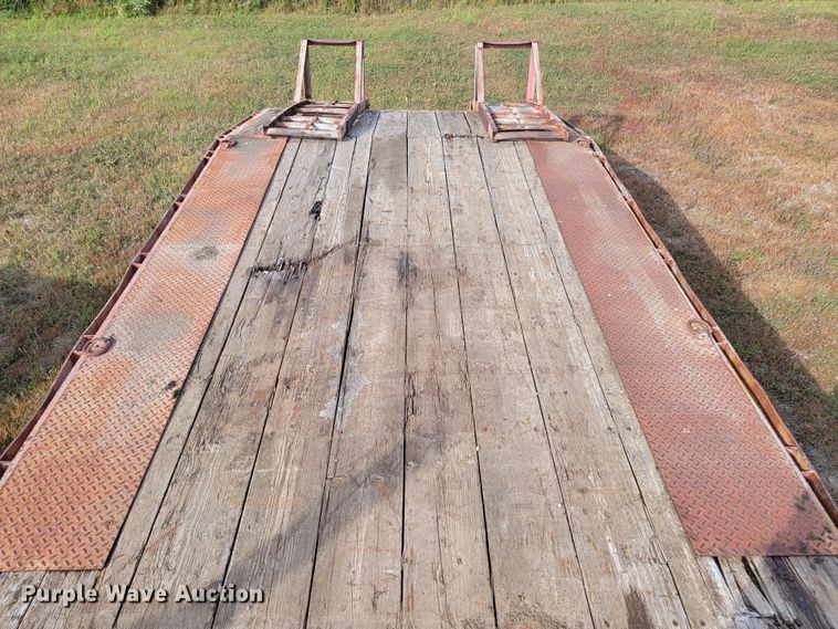 image for item LO9236 1989 DCT  equipment trailer