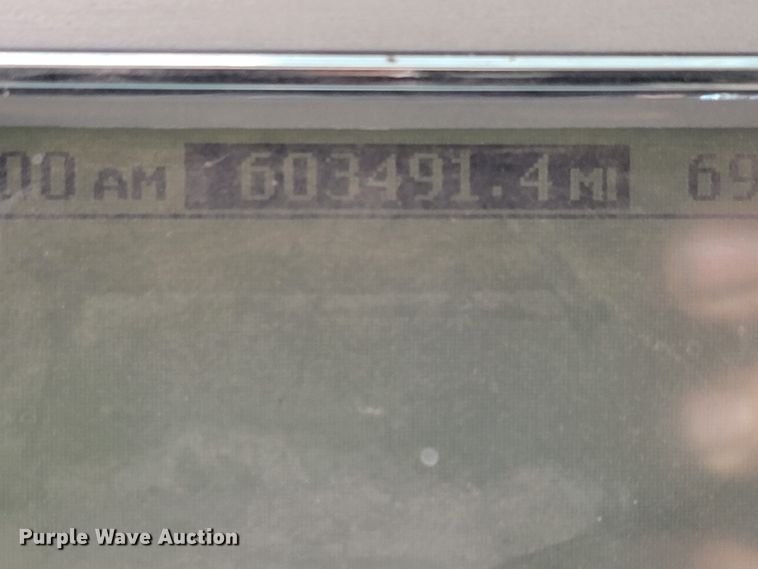 image for item LO9237 2010 Mack CHU613  semi truck