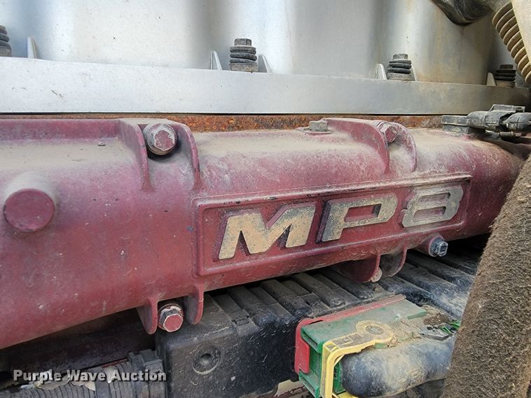 image for item LO9237 2010 Mack CHU613  semi truck