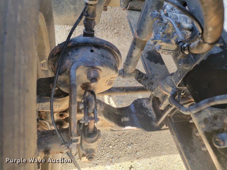 image for item LO9237 2010 Mack CHU613  semi truck