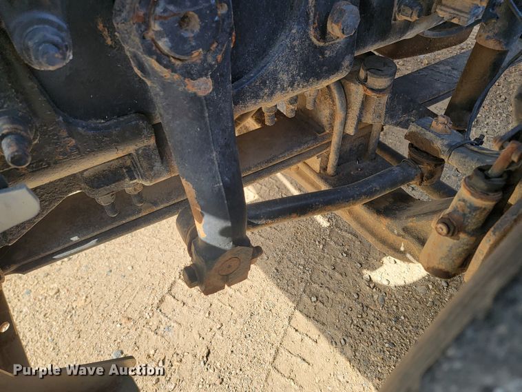 image for item LO9237 2010 Mack CHU613  semi truck