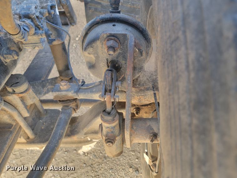 image for item LO9237 2010 Mack CHU613  semi truck