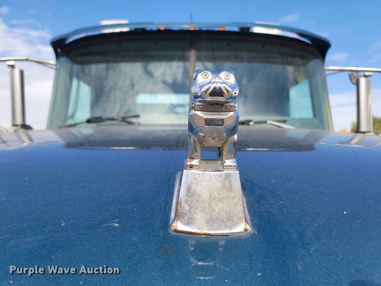 image for item LO9237 2010 Mack CHU613  semi truck