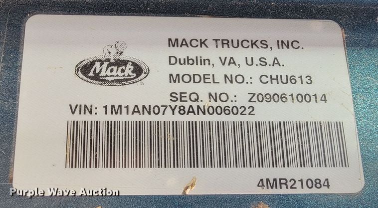 image for item LO9237 2010 Mack CHU613  semi truck