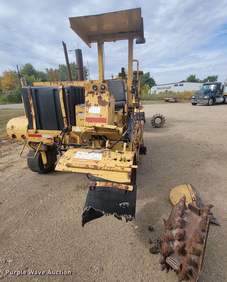 image for item LO9240 Caterpillar PR-105  cold planer