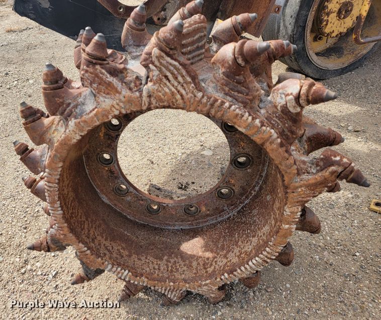 image for item LO9240 Caterpillar PR-105  cold planer