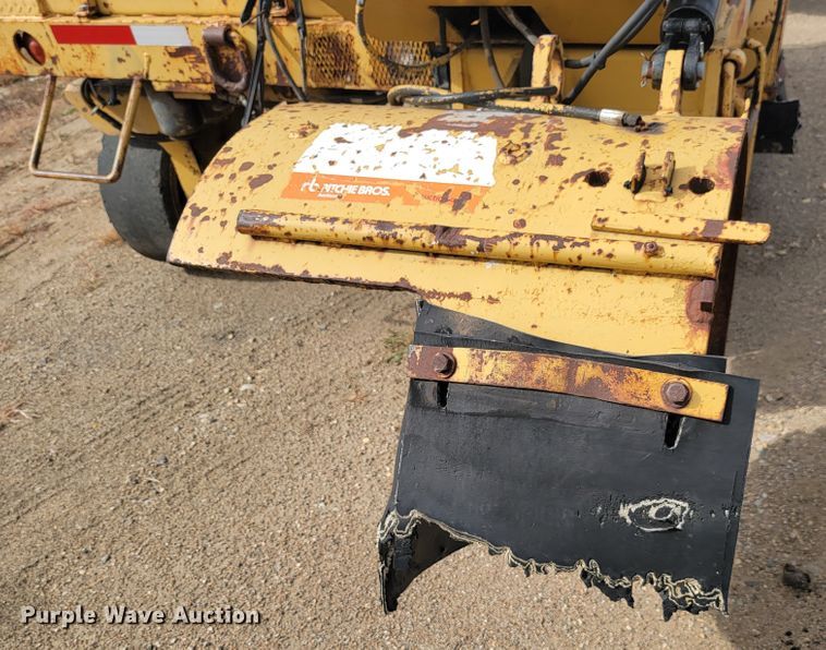 image for item LO9240 Caterpillar PR-105  cold planer