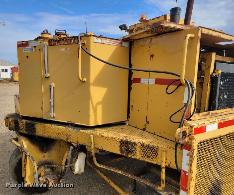 image for item LO9240 Caterpillar PR-105  cold planer