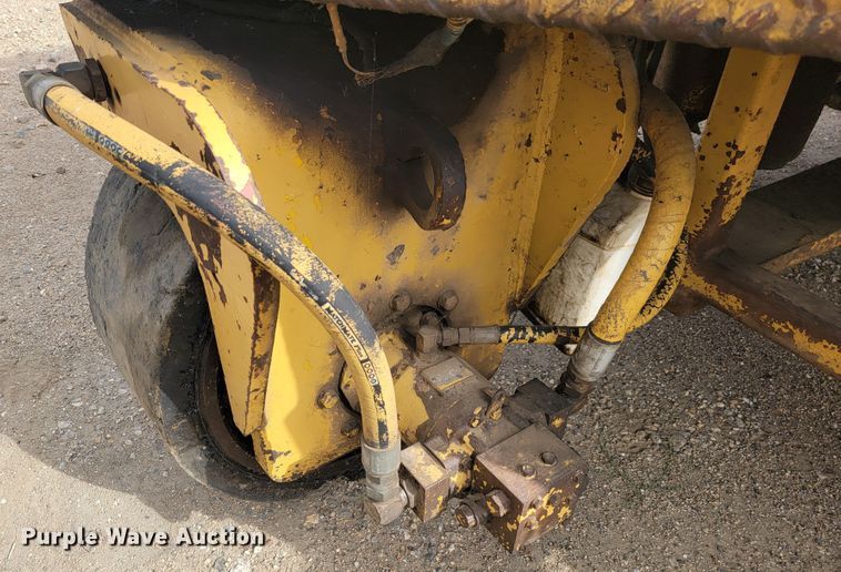 image for item LO9240 Caterpillar PR-105  cold planer