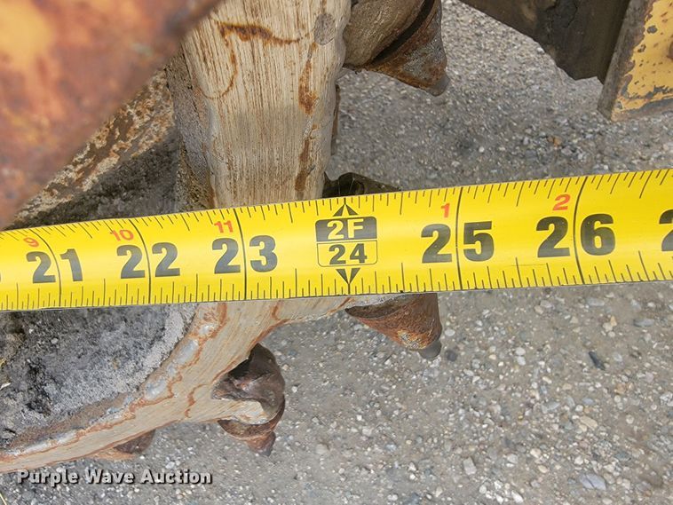 image for item LO9240 Caterpillar PR-105  cold planer