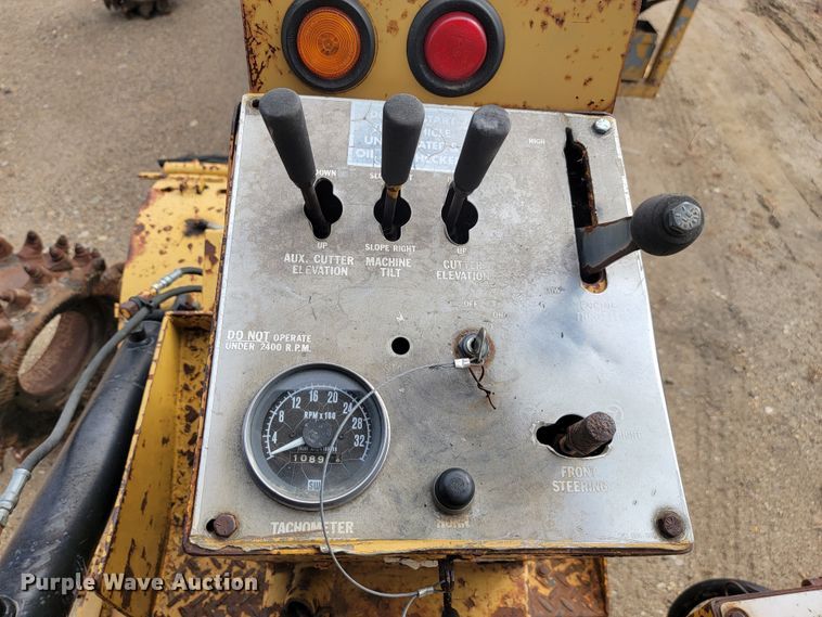 image for item LO9240 Caterpillar PR-105  cold planer